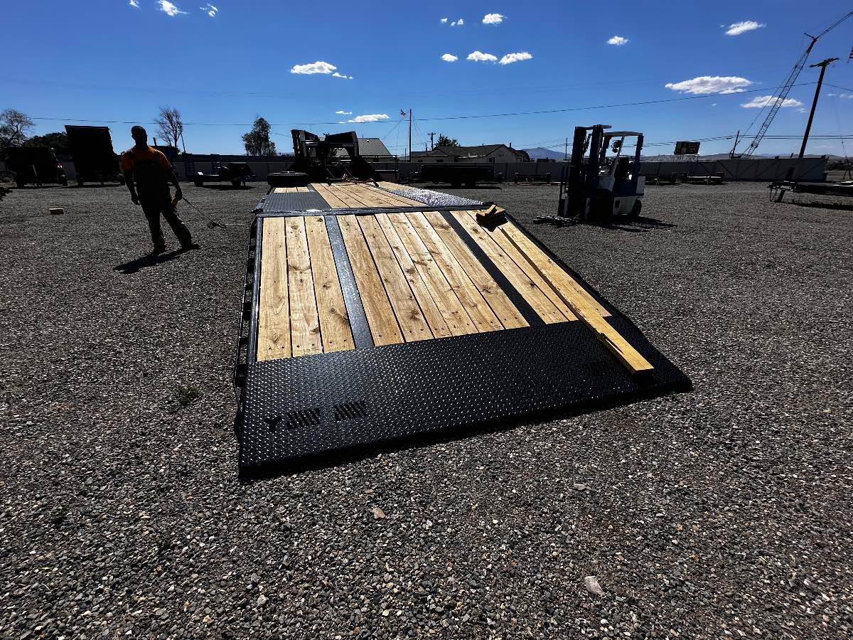 2027 Iron Bull 28' HYDRAULIC DOVETAIL New equipment / flatbed trailer, 28'X102", 22,000 lb GVWR, for sale at The Trailer Store in Winnemucca, Nevada (I-80), stock #TTS-V1916482 2027 Iron Bull 28' HYDRAULIC DOVETAIL New equipment / flatbed trailer, 28'X102", 22,000 lb GVWR, for sale at The Trailer Store in Winnemucca, Nevada (I-80), stock #TTS-V1916482