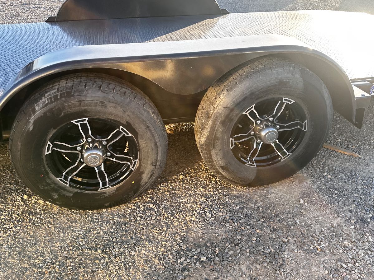 2024 Diamond C GTFL22X83 New equipment / flatbed trailer, 83X22, 9,890 lb GVWR, for sale at The Trailer Store in Winnemucca, Nevada (I-80), stock #TTS-1285918 — optional equipment detail