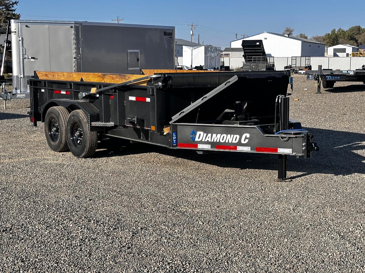 2027 Diamond C LPT 14X82 DUMP New dump trailer, 14'x82", 15,500 lb GVWR, for sale at The Trailer Store in Winnemucca, Nevada (I-80), stock #TTS-317054 — deck and bed detail