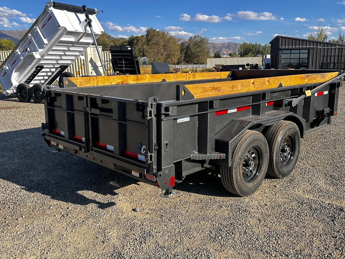 2027 Diamond C LPT 14X82 DUMP New dump trailer, 14'x82", 15,500 lb GVWR, for sale at The Trailer Store in Winnemucca, Nevada (I-80), stock #TTS-317054 — optional equipment detail