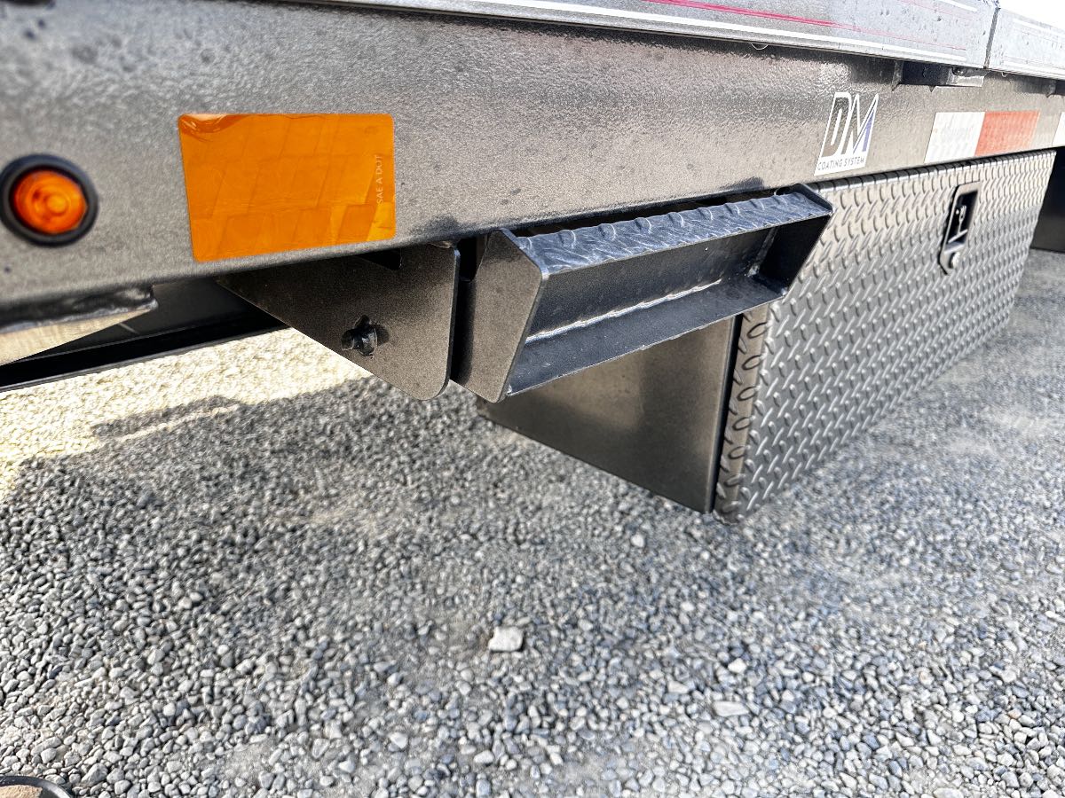 2027 Diamond C FMAX212 2.0 Engineered Beam 25.9K w/ Hydraulic Dovetail Pacesetter New equipment / flatbed trailer, 35X102, 25,900 lb GVWR, for sale at The Trailer Store in Winnemucca, Nevada (I-80), stock #TTS-319509 — detail photo 12