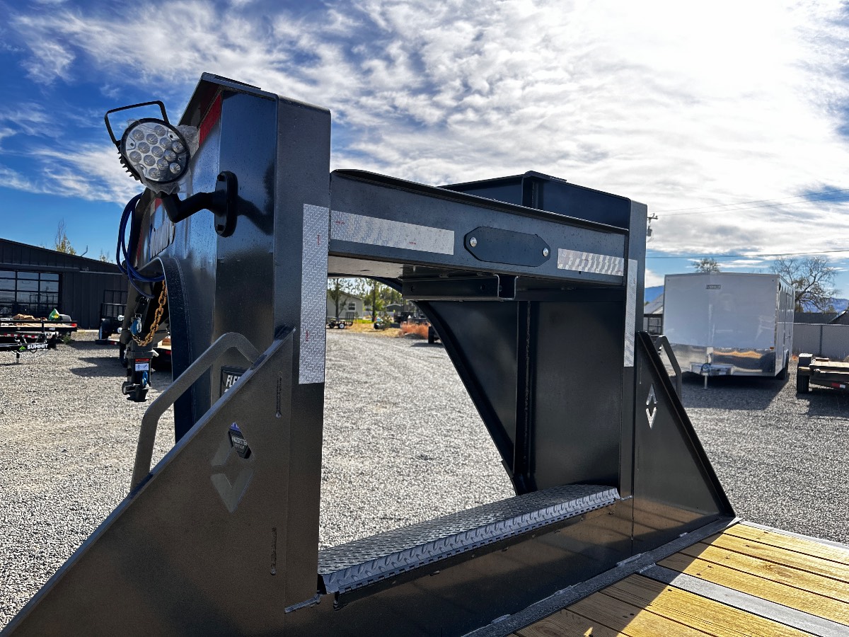 2027 Diamond C FMAX212 2.0 Engineered Beam 25.9K w/ Hydraulic Dovetail Pacesetter New equipment / flatbed trailer, 35X102, 25,900 lb GVWR, for sale at The Trailer Store in Winnemucca, Nevada (I-80), stock #TTS-319509 — detail photo 10