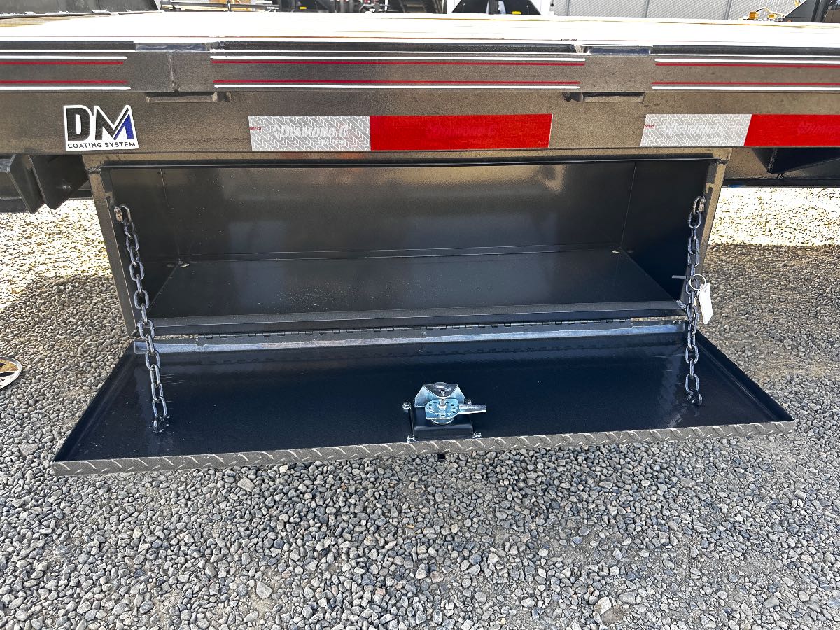 2027 Diamond C FMAX212 2.0 Engineered Beam 25.9K w/ Hydraulic Dovetail Pacesetter New equipment / flatbed trailer, 35X102, 25,900 lb GVWR, for sale at The Trailer Store in Winnemucca, Nevada (I-80), stock #TTS-319509 — hitch and tongue detail