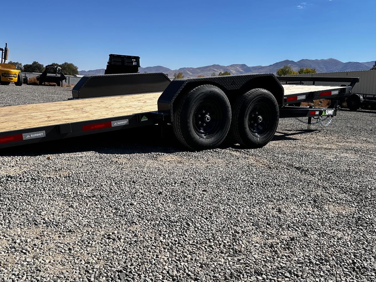 2027 Summit Trailers Cascade 7x18  Tiltbed New tilt deck trailer, 82”x18’, 9,990 lb GVWR, for sale at The Trailer Store in Winnemucca, Nevada (I-80), stock #TTS-021170 — optional equipment detail